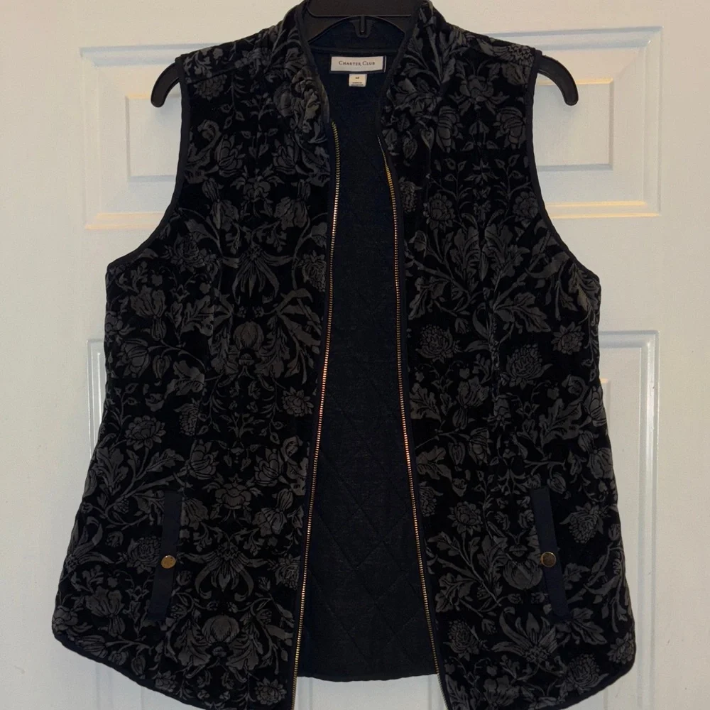 Charter Club Black and Gray Floral Women's Vest - Picture 2 of 10